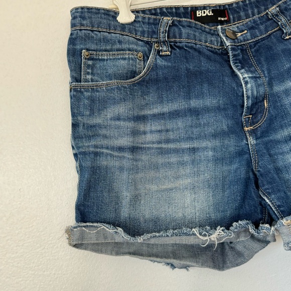 Urban Outfitters BDG Dark Wash Boyfriend Shorts Sz 30 - Picture 8 of 10